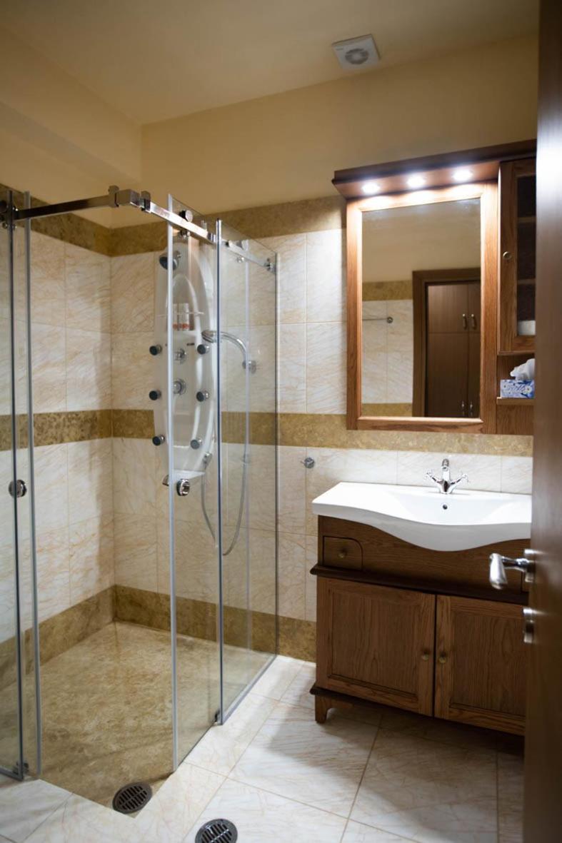 Rentinia Inn Rentina Экстерьер фото
